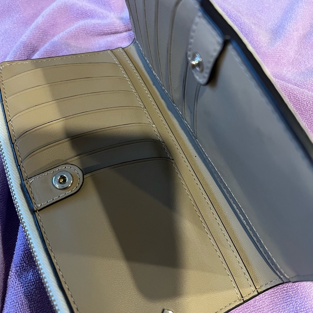 Kate Spade Tan and Cream Leather Wallet - Picture 4 of 6